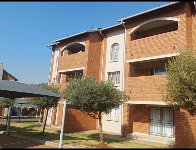 2 BEDROOM APARTMENT FOR SALE IN STONERIDGE